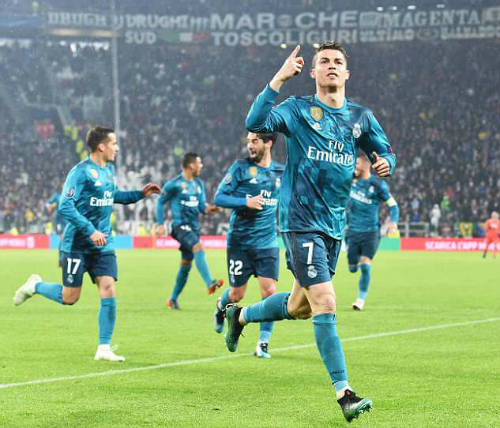 Ronaldo vẫn là cánh chim đầu đàn cho Real. Ảnh: EPA.