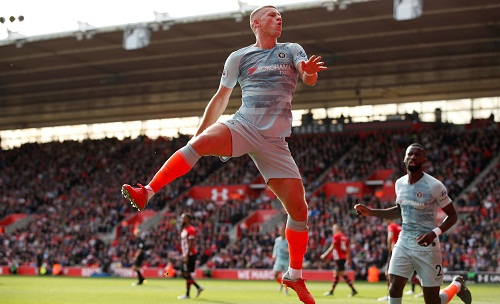 Barkley góp một bàn thắng, một pha kiến tạo. Đây là bàn thắng, đồng thời là pha kiến tạo đầu tiên của anh sau hơn 16 tháng. Ảnh: Reuters.