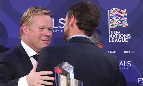 Đại diện các đội bóng đều tỏ ra hài lòng sau lễ bốc thăm bán kết Nations League. Ảnh: AP.