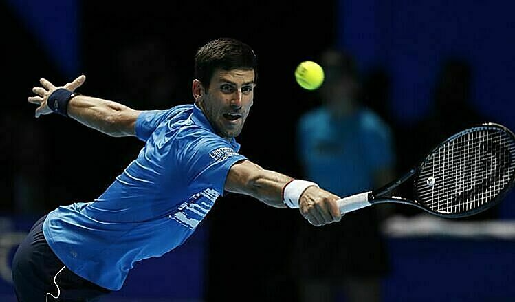Djokovic thất bại dù chỉ tự đánh hỏng 23 lần, so với 41 lỗi của Thiem. Ảnh: AP.