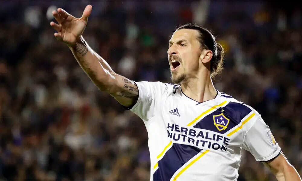 Ibrahimovic đá 58 trận, ghi 54 bàn trong gần hai năm khoác áo LA Galaxy. Ảnh: AP. 