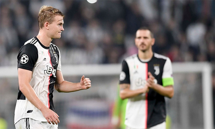 De Ligt (trái) đang trưởng thành trong màu áo Juventus. Ảnh: Reuters.