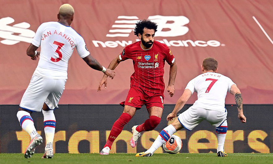Salah (giữa) tiếp tục là cầu thủ ghi nhiều bàn nhất cho Liverpool mùa này, với 17 bàn ở Ngoại hạng Anh. Ảnh: PA.