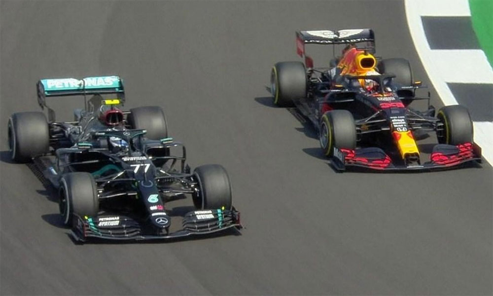 Bottas (trái) giành pole, nhưng bị Verstappen (phải) vượt mặt. Ảnh: F1.
