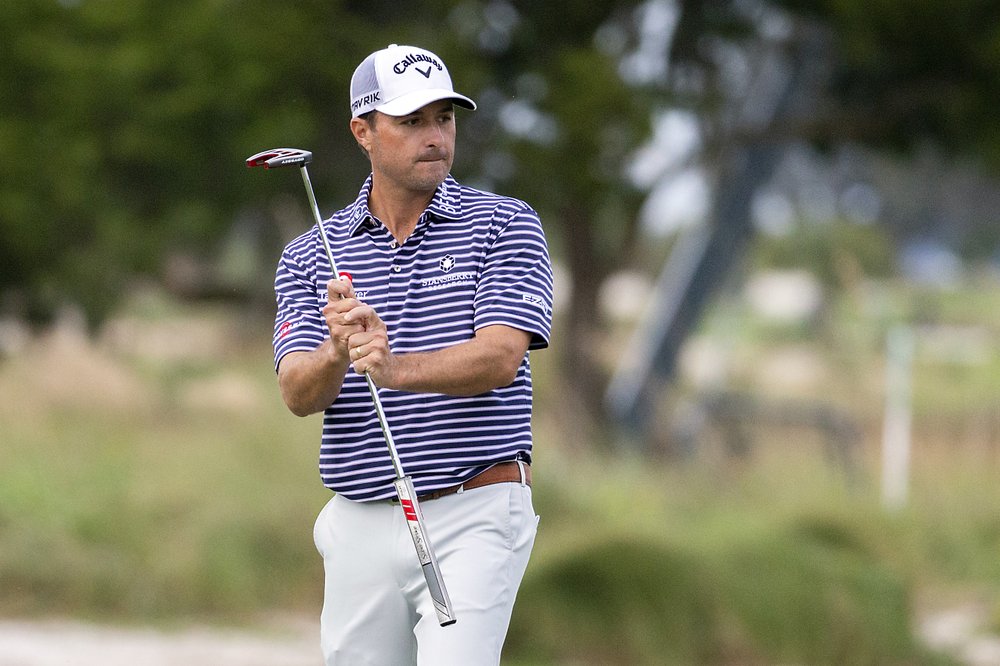 Kevin Kisner tiếc nuối sau khi hụt birdie ở hố 18 trong lượt play-off đầu tiên với Streb ở vòng cuối RSM Classic hôm 22/11. Ảnh: AP