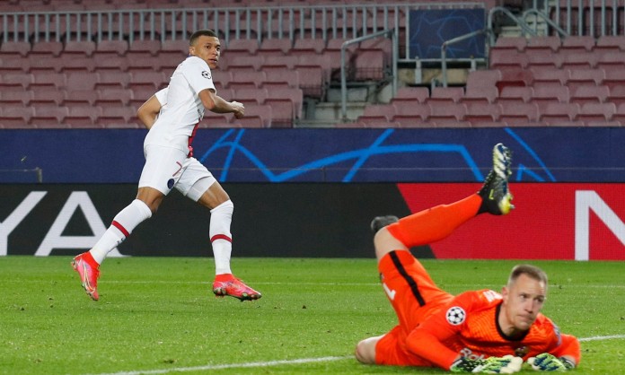 Mbappe ba lần đánh bại Ter Stegen trên sân Camp Nou. Ảnh: Reuters.