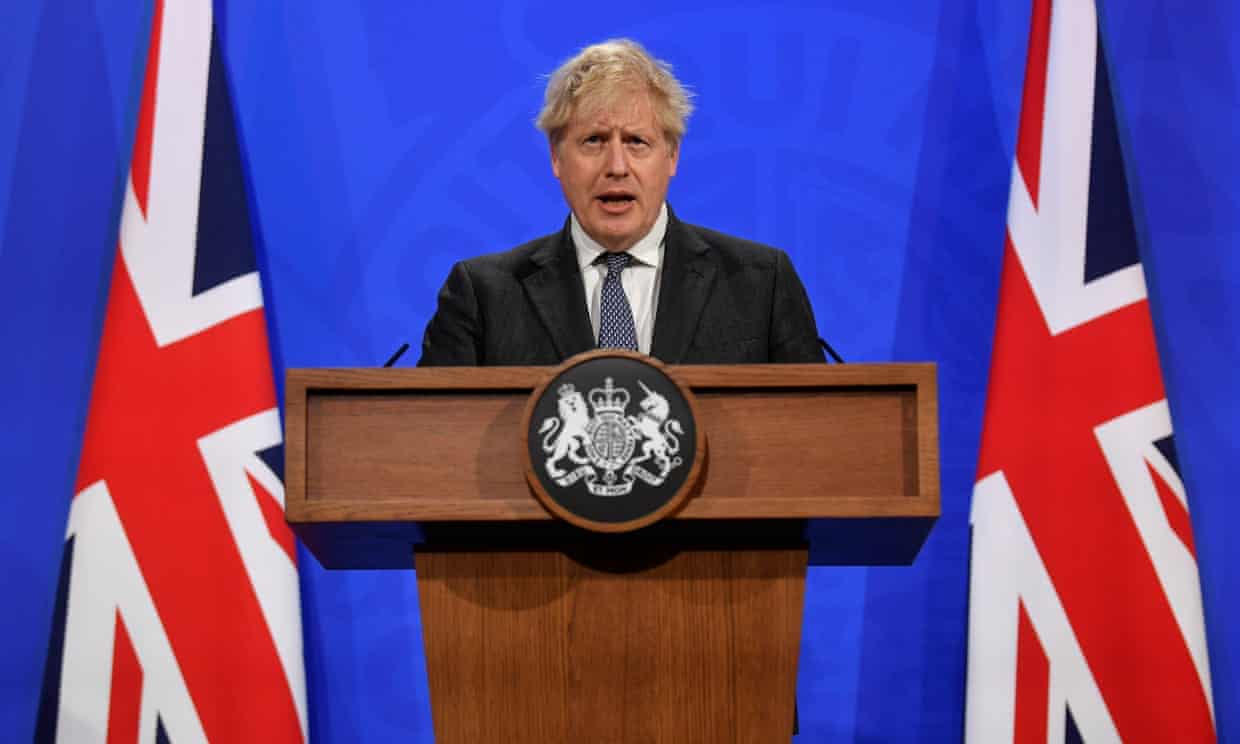 Thủ tướng Boris Johnson trong cuộc họp báo Chính phủ Anh tại phố Downing, London hôm 20/4. Ảnh: AFP