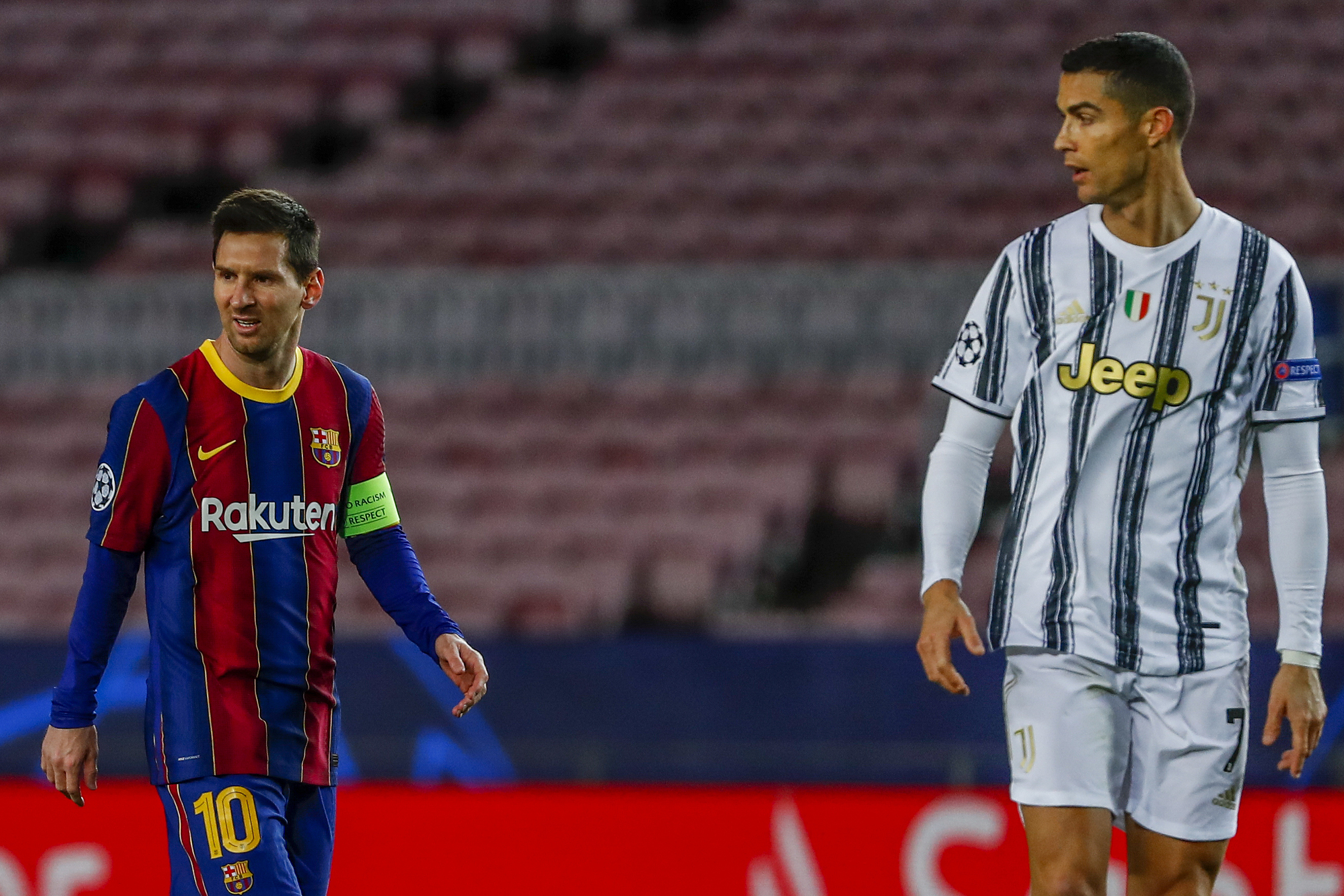 Ronaldo từng cùng Juventus thắng Barca của Messi 3-0 ngay tại Camp Nou ở lượt trận cuối vòng bảng Champions League hôm 8/12/2020. Ảnh: AP