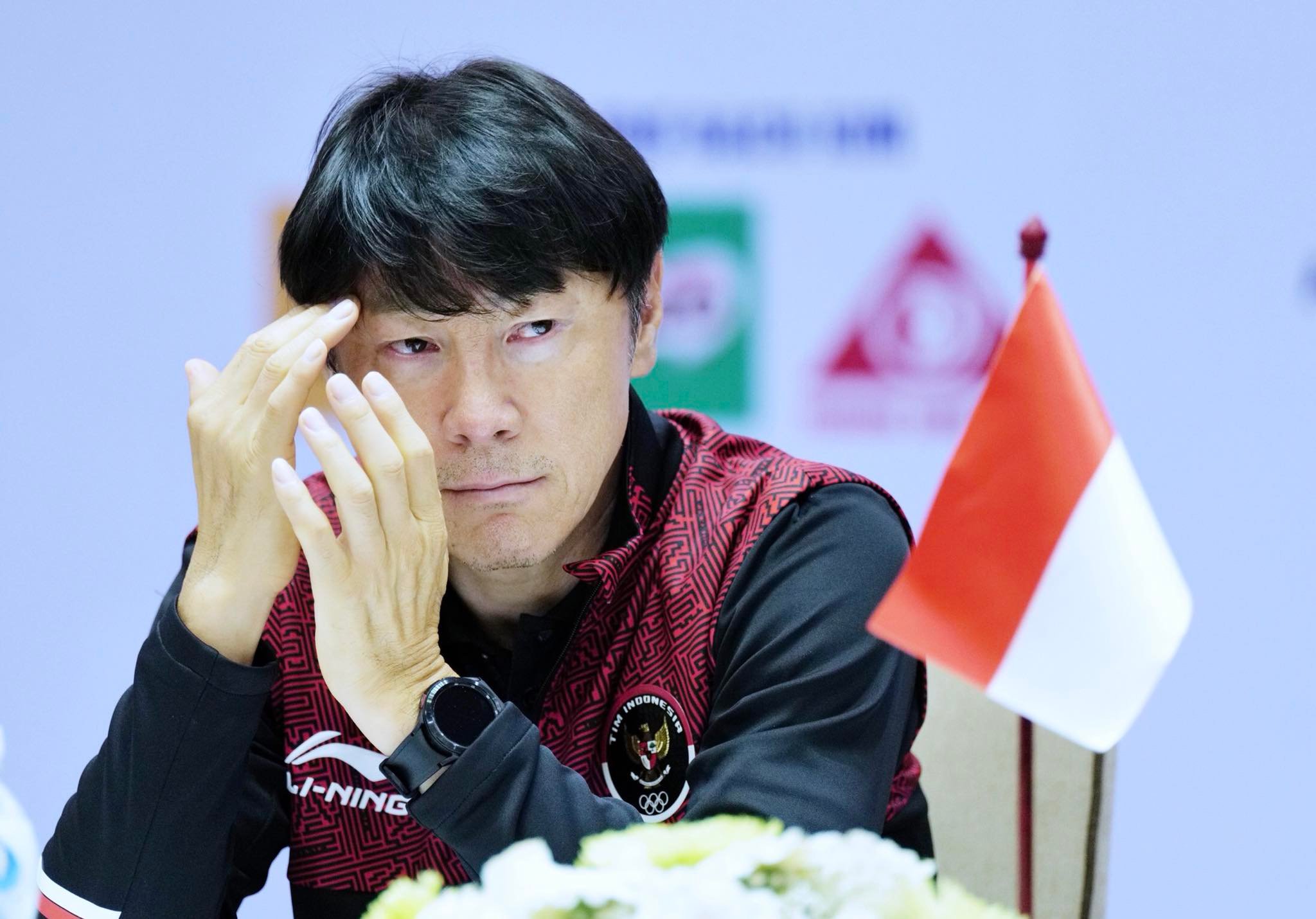 HLV Shin: 'Indonesia thay đổi nhiều từ khi thua Thái Lan' 49 HLV Shin trong cuộc họp báo tại Nam Định sáng nay. Ảnh: Ngọc Thành